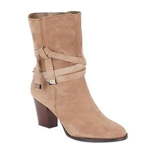 Saks Fifth Avenue Saxon Slouchy heel/bootie in a Smokey taupe Size 7